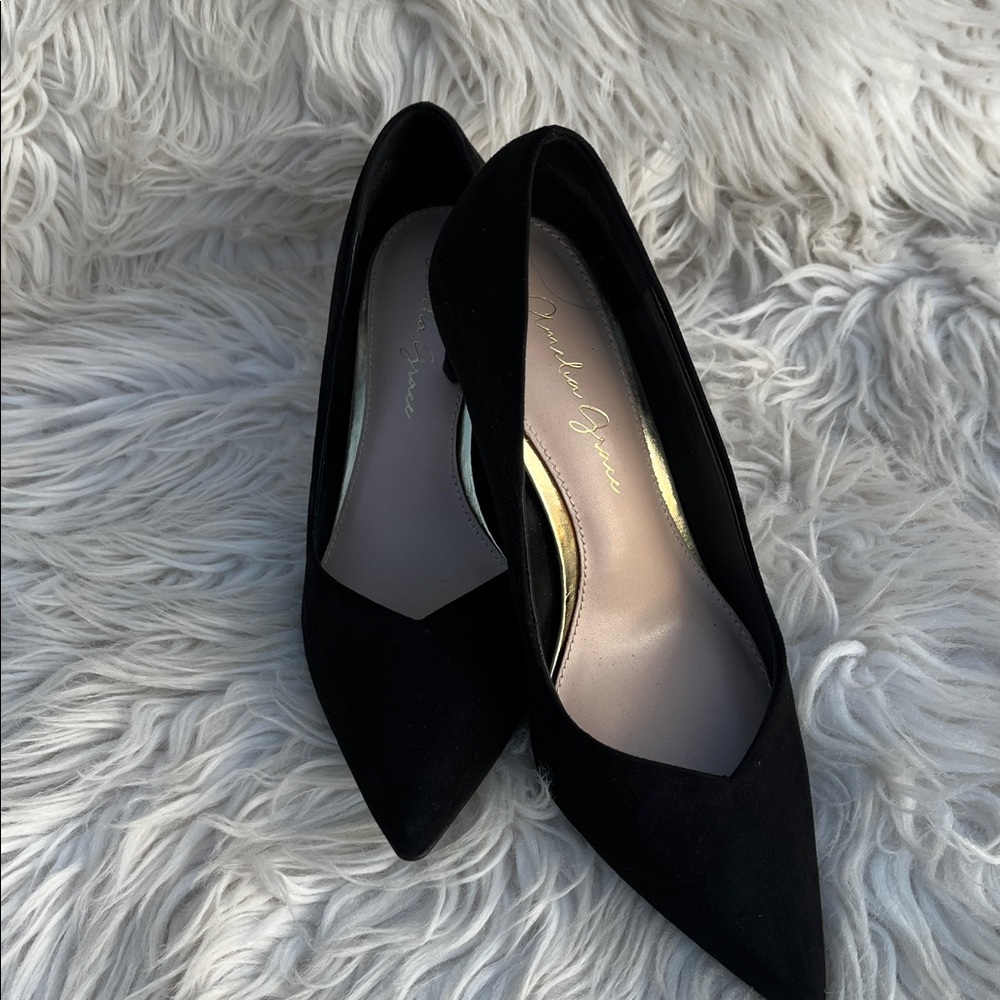 AMELIA GRACE Black Faux Suede Women’s Heels SZ:6M